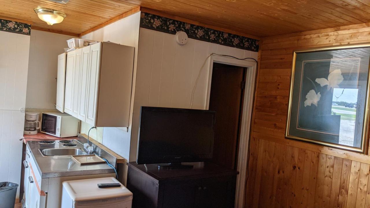 Balgonie Motel Motor Inn Pilot Butte ภายนอก รูปภาพ